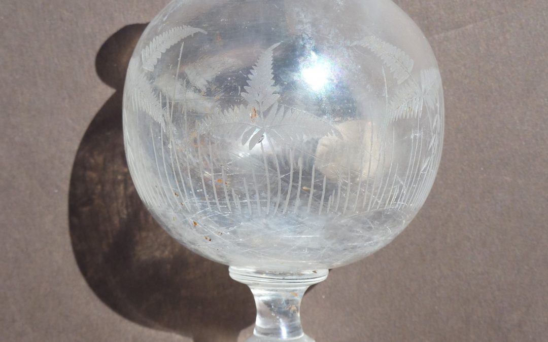 Etched glass vase or pot pourri holder