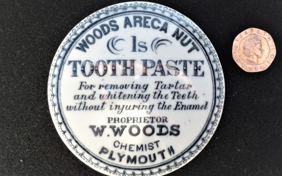 Woods Areca Nut toothpaste pot lid
