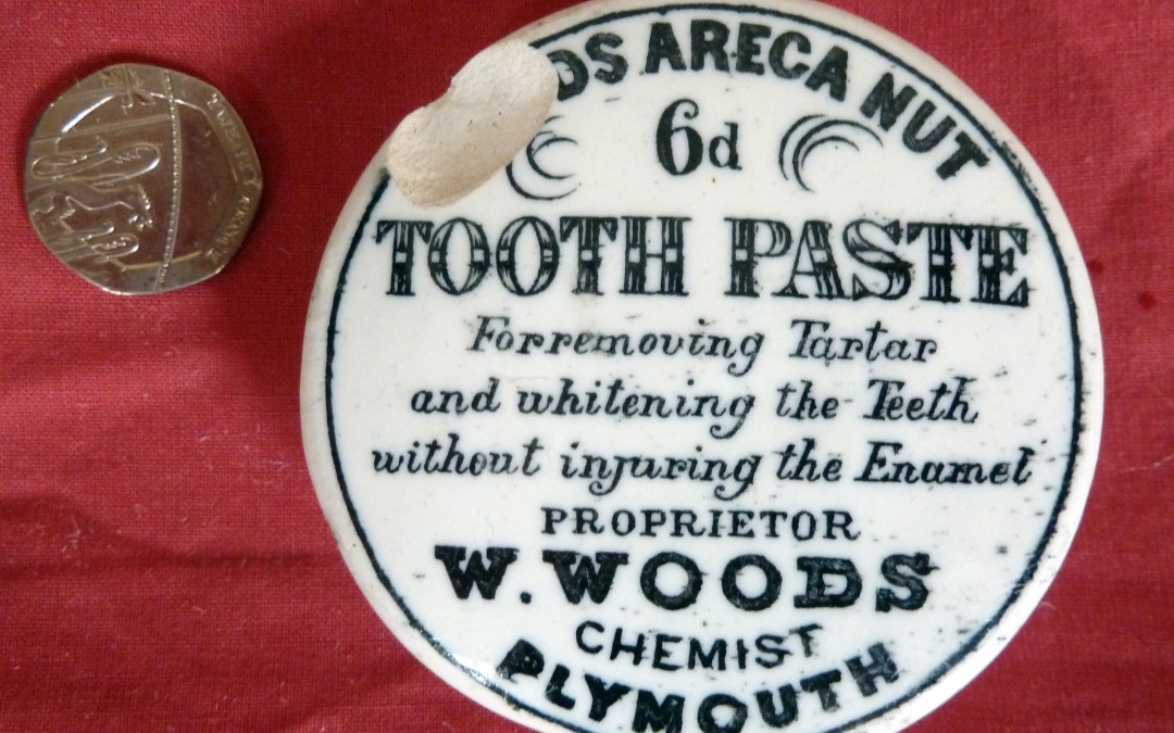 Woods Areca Nut Toothpaste Pot Lid
