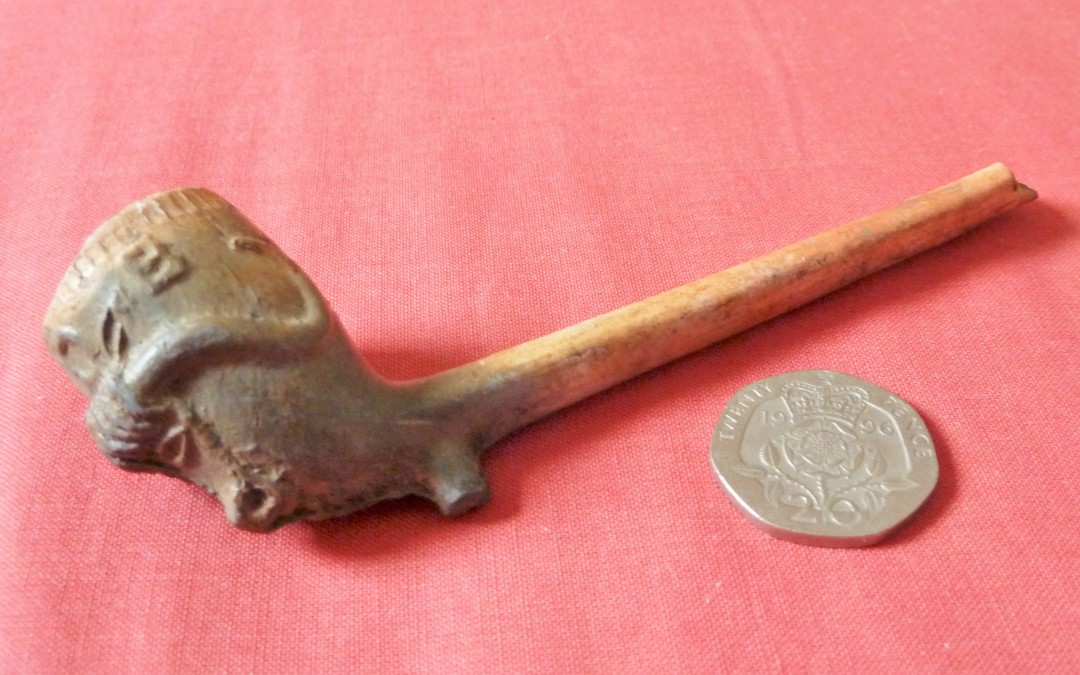 Buffalo clay pipe (side)